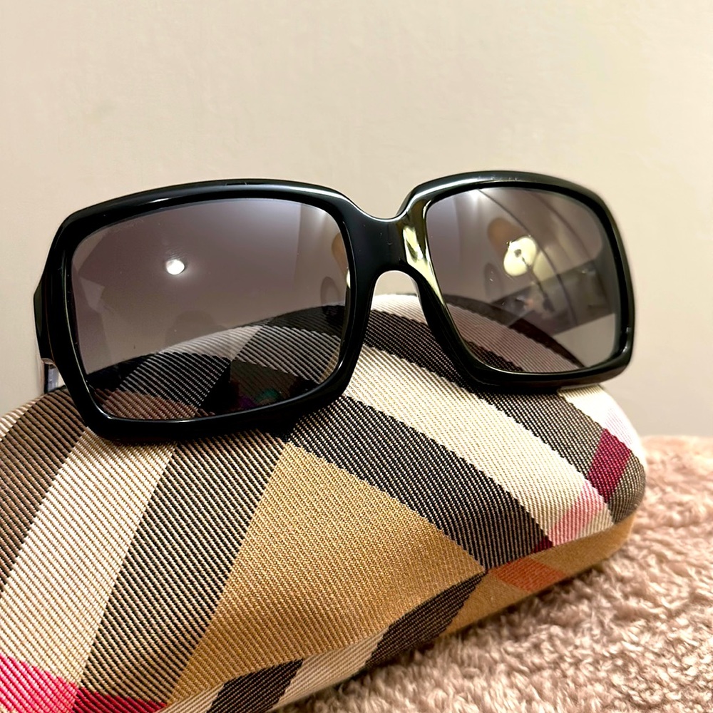 Burberry Sunglass